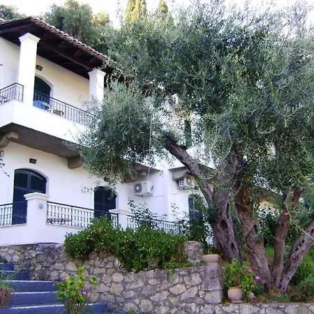 νατάσα και σπύρος Διαμέρισμα